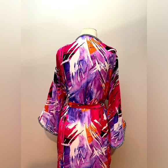 TIFFANYSLABEL PRINTED COLORFUL KIMONO TOP/WRAP W/RHINESTONE APPLICATION & BELT - Picture 10 of 11